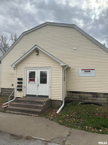 610 SW 2nd St Unit 3, Aledo, IL 61231