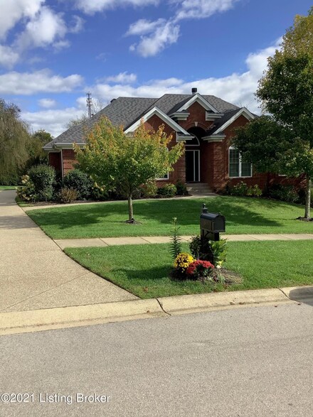 1605 Church Side Dr, Goshen, KY 40026