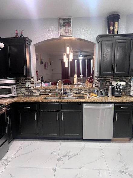 2336 Center Stone Ln, Riviera Beach, FL 33404