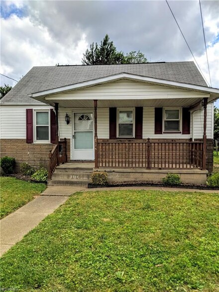 2514 12th St SW, Canton, OH 44710