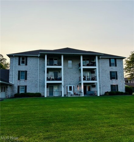 7404 Eisenhower Dr Unit 1, Youngstown, OH 44512