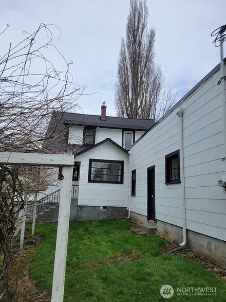 1115 Hoag Rd, Mount Vernon, WA 98273