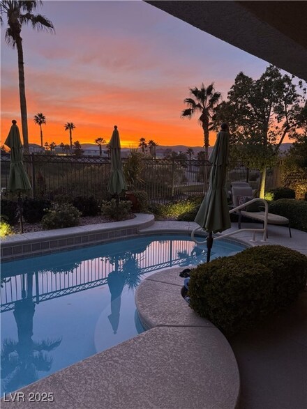 181 Cliff Valley Dr, Las Vegas, NV 89148