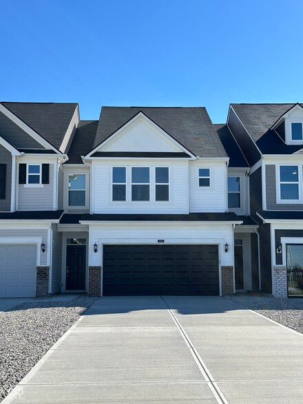 18670 Moray St, Sheridan, IN 46069