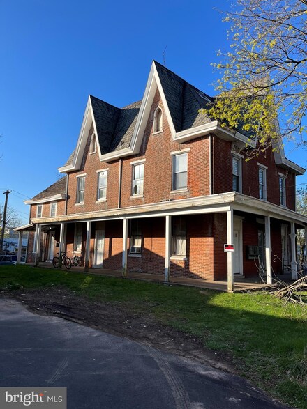 215 S Broad St, Lansdale, PA 19446