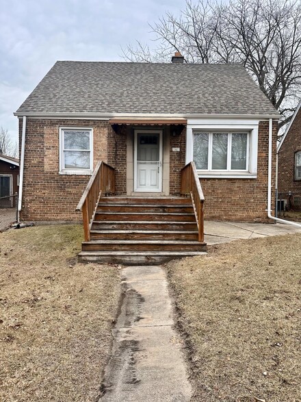 6711 Osborn Ave, Hammond, IN 46323