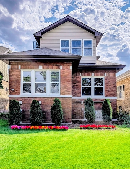 6005 W Waveland Ave, Chicago, IL 60634