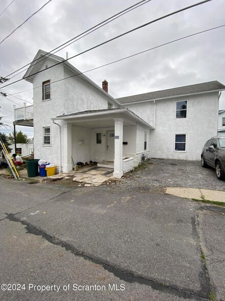 307 Geraldine Ct, Scranton, PA 18504