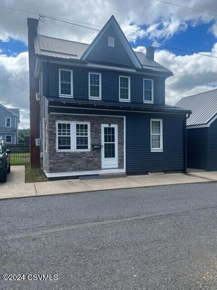 1246 N River Ave, Sunbury, PA 17801