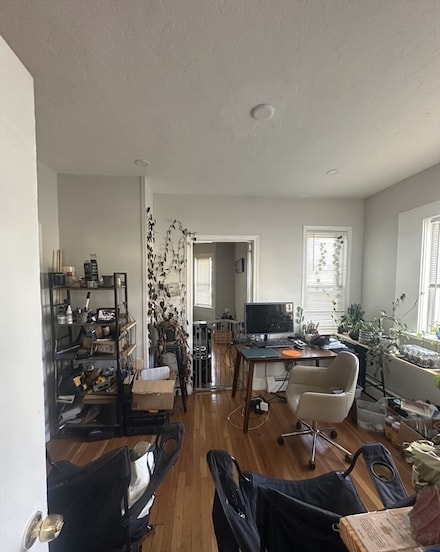 212 California St Unit n/a, Newton, MA 02458