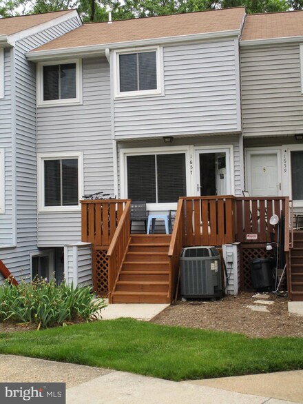 1657 Fendall Ct, Crofton, MD 21114