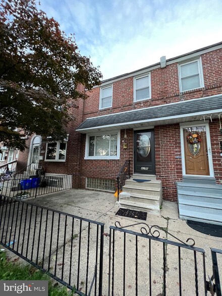 4208 Sheffield St, Philadelphia, PA 19136