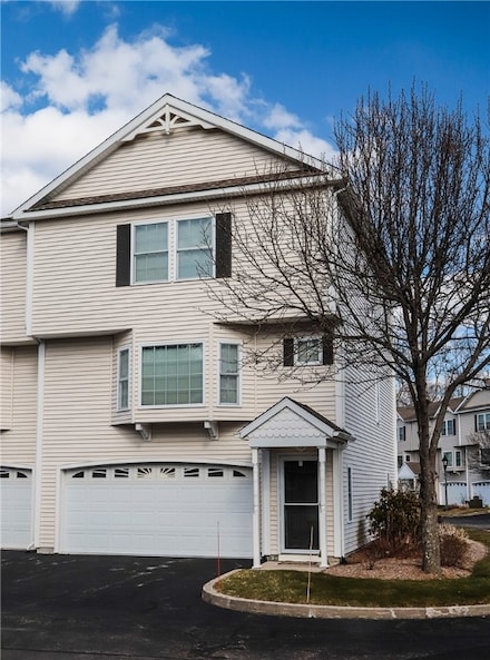 18 Calabria Ct Unit 64, Westerly, RI 02891