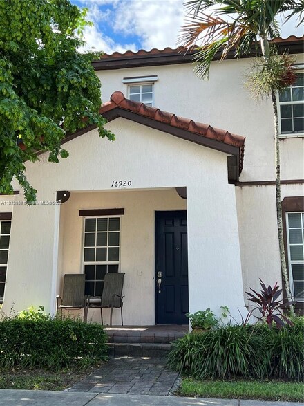 16920 SW Unit 16920, Miami, FL 33196