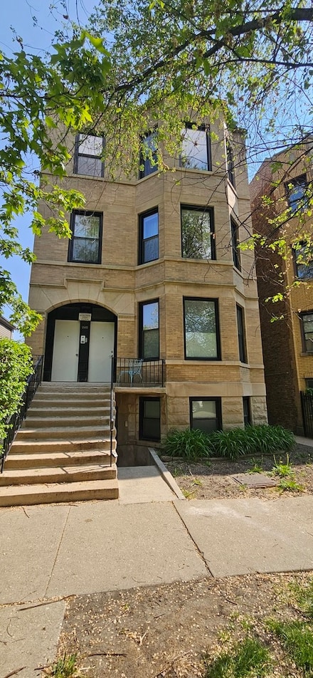 2952 W Nelson St Unit G, Chicago, IL 60618