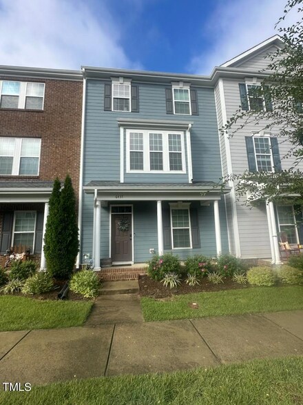 6437 Giddings St, Raleigh, NC 27616