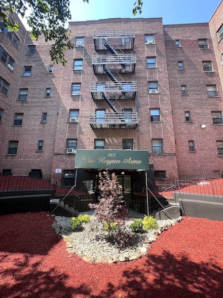 165 Vroom St Unit 1F, Jersey City, NJ 07306