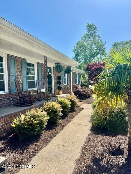 4918 Lord Byron Rd, Wilmington, NC 28405