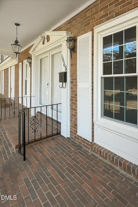 1668 Banbury Dr, Fayetteville, NC 28304