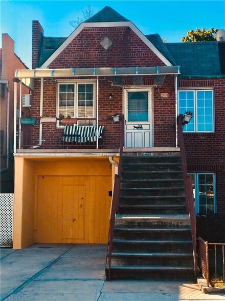 3704 Oceanic Ave, Brooklyn, NY 11224