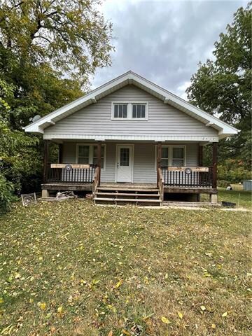 2417 Green Valley Rd, Saint Joseph, MO 64505