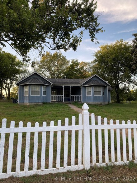 5809 E Hwy 412, Locust Grove, OK 74352