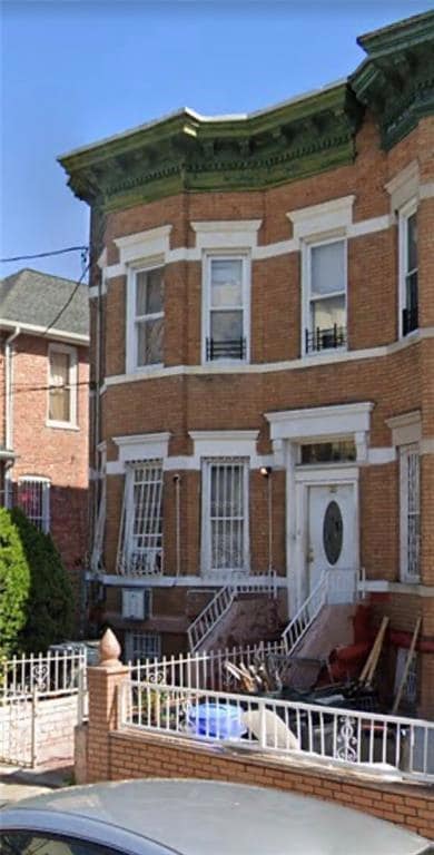 125 E 42nd St, Brooklyn, NY 11203