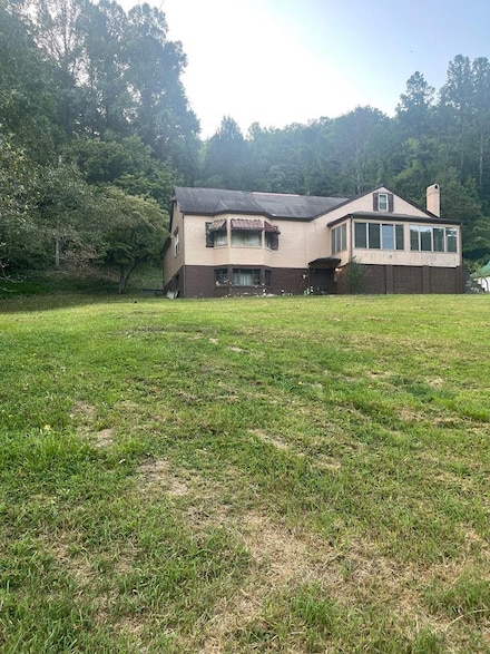 98 & 96 Dans Crossing, Whitesburg, KY 41858