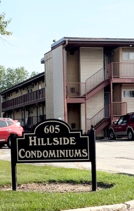 605 N Wolf Rd Unit B9, Hillside, IL 60162