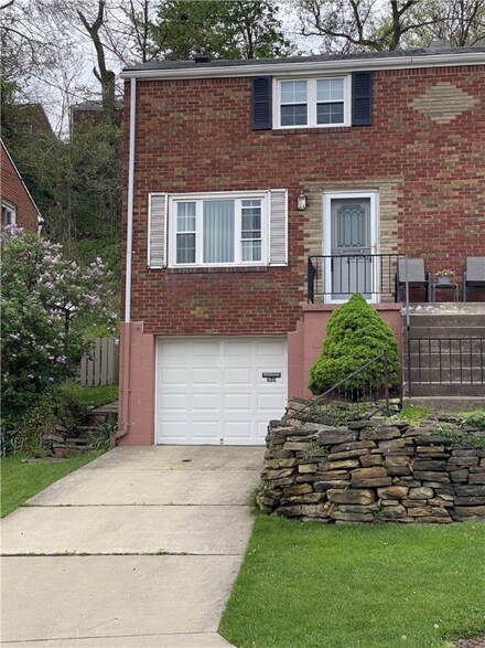 2049 Fairland St, Pittsburgh, PA 15210