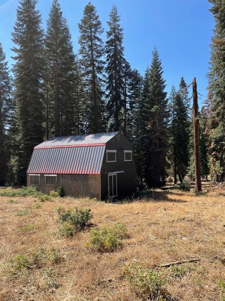 6390 Lupine Meadow Rd, Dorrington, CA 95223