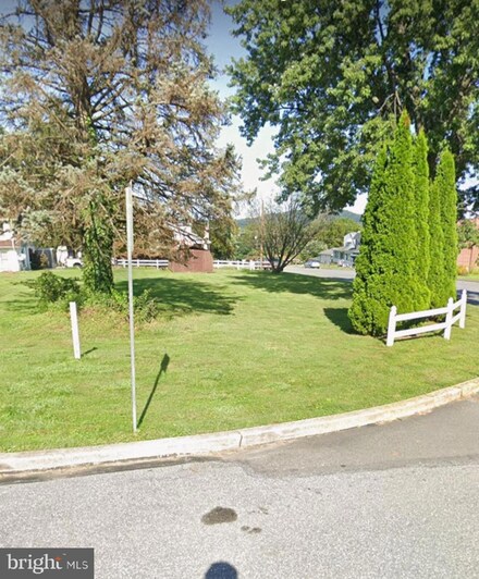 201 Pershing Blvd, Reading, PA 19607