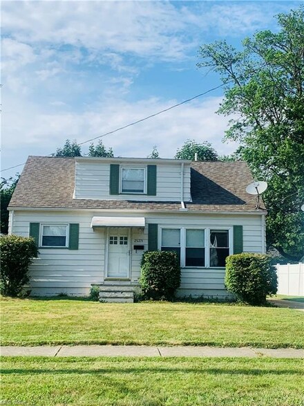25371 Farringdon Ave, Euclid, OH 44132