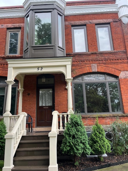 52 Delos St W, Saint Paul, MN 55107