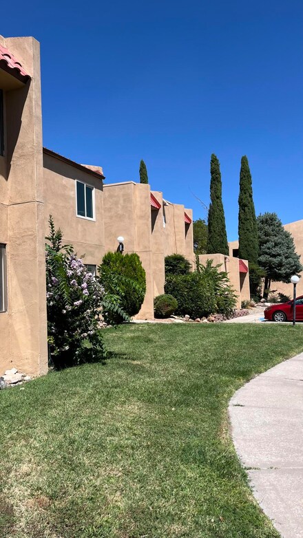 913 Country Club Dr SE Unit G, Rio Rancho, NM 87124