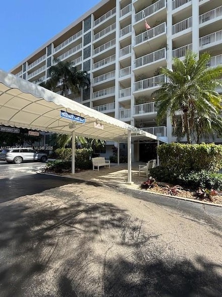 3520 Oaks Way Unit 107, Pompano Beach, FL 33069