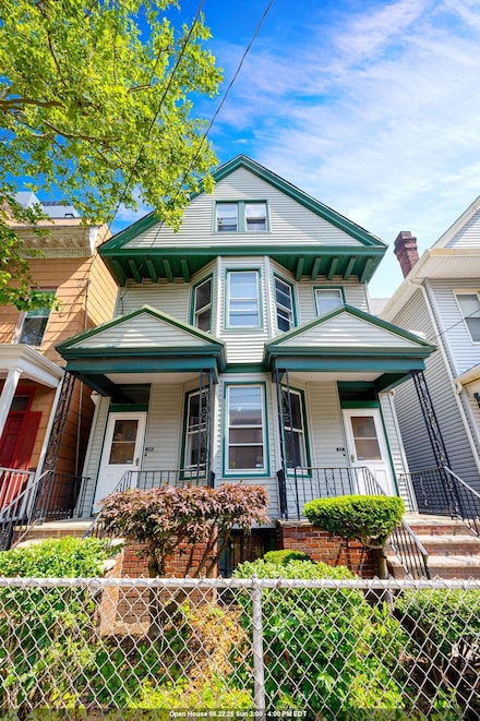124 Tuers Ave, Jersey City, NJ 07306