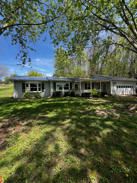 3388 W Harmony Pkwy, Connersville, IN 47331