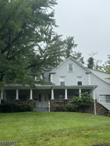 180 Old Short Hills Rd Unit 2, Short Hills, NJ 07078