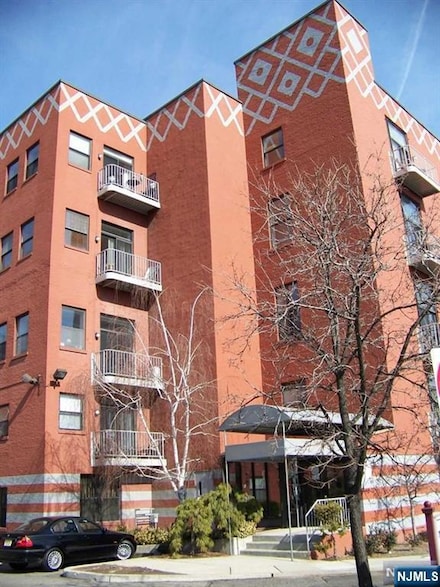 840 River Rd Unit 101, Edgewater, NJ 07020