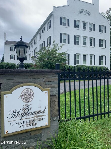33 Maplewood Ave Unit 104, Pittsfield, MA 01201