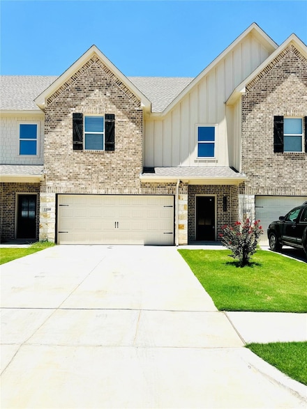 1108 Noble Flair Ct, Granbury, TX 76049