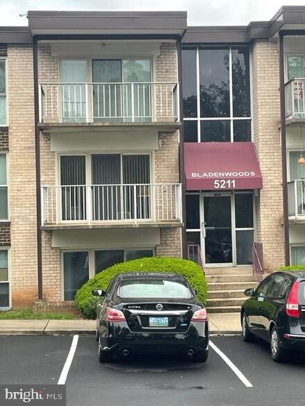 5211 Newton St Unit 201, Bladensburg, MD 20710
