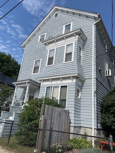 28 Goss St, Fall River, MA 02723