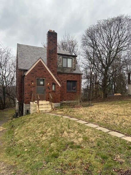 3509 Sirius St, Pittsburgh, PA 15214
