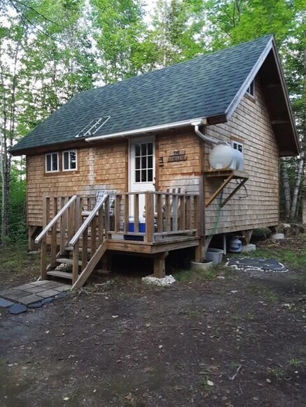 251 Barrow Falls Rd, Abbot, ME 04406