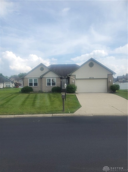 2380 Pewter Hills Ct, Miamisburg, OH 45342
