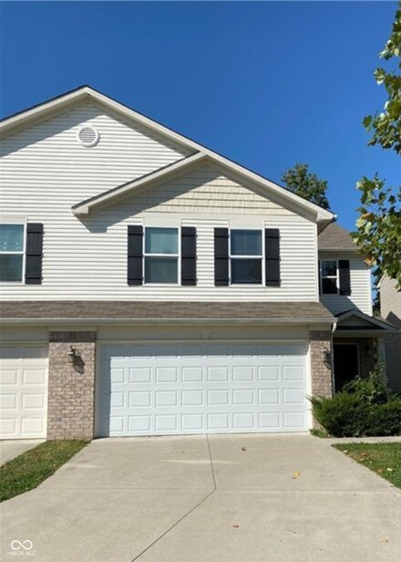 1220 Topp Creek Dr, Indianapolis, IN 46214