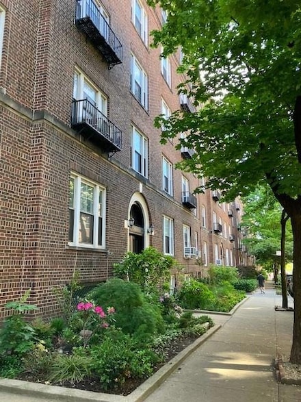 35-31 78th St Unit 3, Flushing, NY 11372