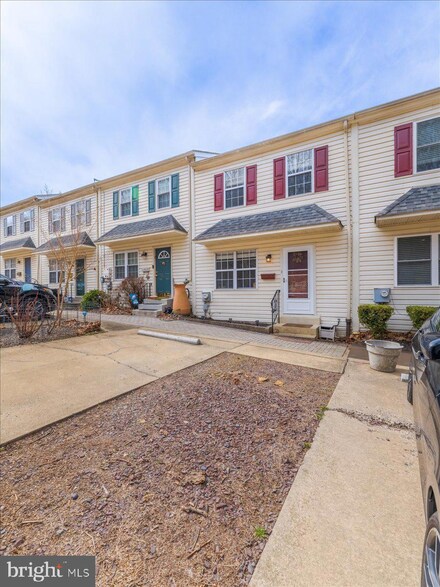 4878 Smick St, Philadelphia, PA 19127
